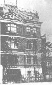 schwarzweiss-bild der Schule